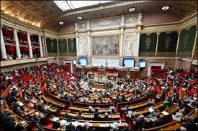 À quel grade l'Assemblée nationale a-t-elle élevé Alfred Dreyfus le 2 juin 2025, 90 ans après sa mort ?