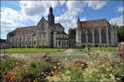 Je vous attends devant l'abbaye de Saint-Germer-de-Fly. Commune de l'aire d'attraction Beauvaisienne, traversée par l'avenue verte (voie cyclable qui relie Londres à Paris), elle se situe dans le département ...