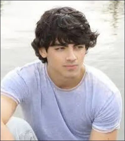 Qui est cet acteur ayant joué dans "Camp Rock " ?