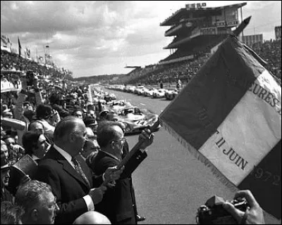 Depuis 1949, le départ est donné par une personnalité. Qui donne le départ de l'édition 1972 ?