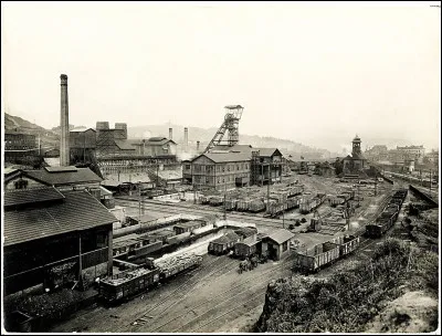 Pendant combien de temps Jean Stablinski fut-il mineur dans les mines du Nord, en 1950 ?