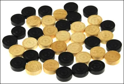 Quel nombre de pions le jeu de dames comporte-t-il ?