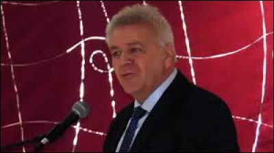 Km 159,5 : Vineuil. Quelle rivière traverse ses murs ?