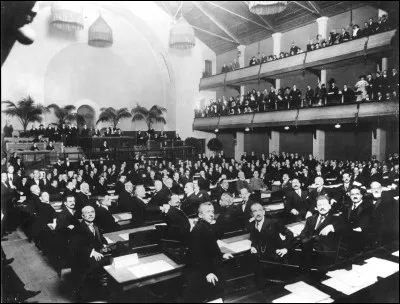 De quelle organisation Genève devient-elle le siège ?