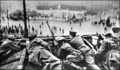 En Allemagne, quelle minorité révolutionnaire est réprimée lors de la "semaine sanglante" ?