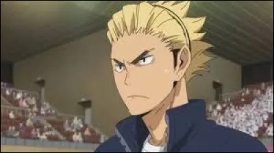 Comment s'appelle le coach de Karasuno ?