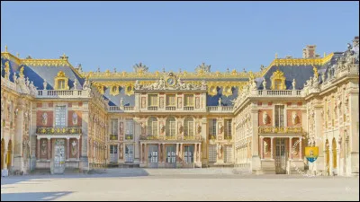 Le château de Versailles, voulu par Louis XIV, a été la résidence du roi et de la cour et le siège du gouvernement ...