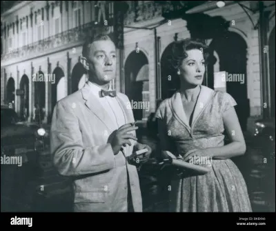 Dans lequel de ces films adapté d'un roman de Graham Greene joue-t-il le rôle d'un vendeur d'aspirateurs qui veut devenir un espion ?