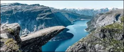 Où se situe la Scandinavie en Europe ?