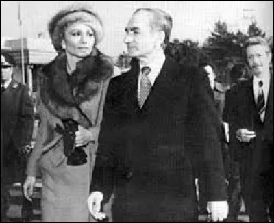 Comment se place l'Iran dans le contexte de la guerre froide entre soviétiques et américains ?