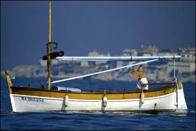 Quel est le nom de cette barque de pêche légère des côtes méditerranéennes ?
