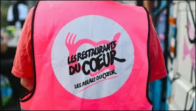 Quel anniversaire fête "Les Restos du Cur" en 2025 ?