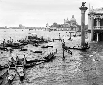 Quel chanteur associez-vous à cette image ?