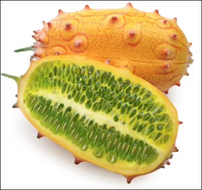 Quel est ce fruit tropical épineux, à pulpe gluante riche en vitamines et en sels minéraux ?