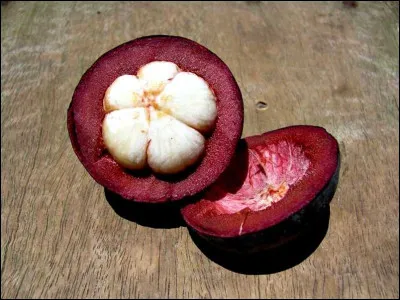 Quel est ce fruit tropical à chair parfumée, acidulée, sucrée, juteuse et riche en antioxydants ?