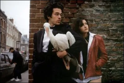 Quel acteur est à l'affiche du film "Je suis né d'une cigogne", sorti en 1999 ?