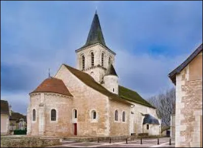 Voici l'&eacute;glise Saint-Pierre-et-Saint-Paul, &agrave; Ingrandes. Commune de l'aire d'attraction Ch&acirc;telleraudaise, elle se situe dans l'anciene r&eacute;gion ...