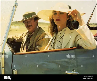 Dans quel film se déroulant en Afrique, le retrouve-t-on aux côtés de la belle Greta Scacchi ?