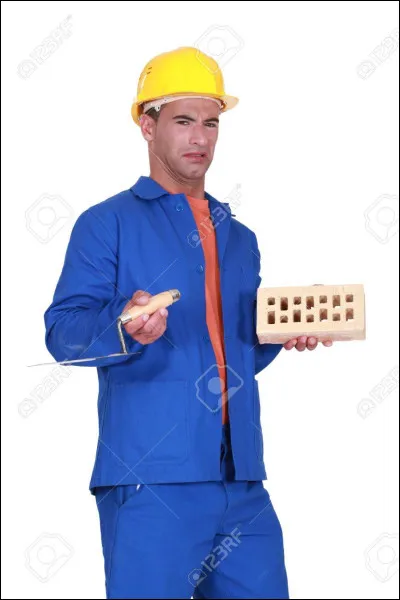 Je passe mes journées à construire des choses solides, souvent en hauteur. J'utilise des briques, du ciment, et mes outils sont des truelles et des niveaux. Il faut être précis et ne pas avoir le vertige.