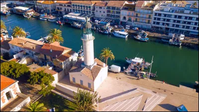 Le Grau-du-Roi est identifié par le code postal 30240.