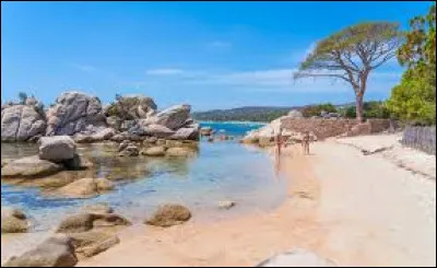 La plage de Fautea est localisée en Corse.