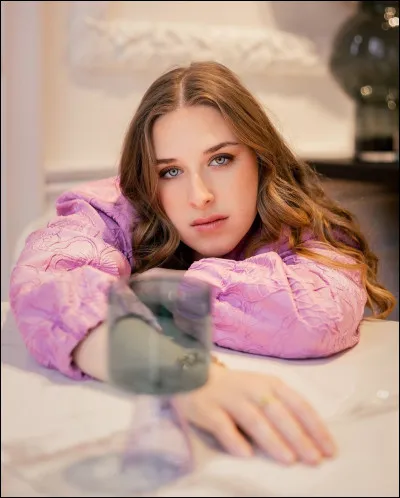 Quel est le titre le plus populaire d'Héléna ?