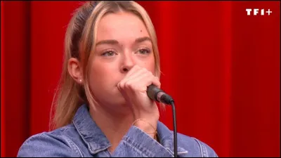 Sur la tournée, sur quelle chanson fait-elle son lever de jambe apprécié par le public ?