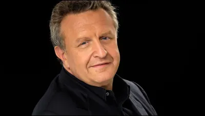 Qui est ce premier pr&eacute;sentateur et cocr&eacute;ateur de l'&eacute;mission de t&eacute;l&eacute;vision culturelle ''Le Cercle de minuit' ?