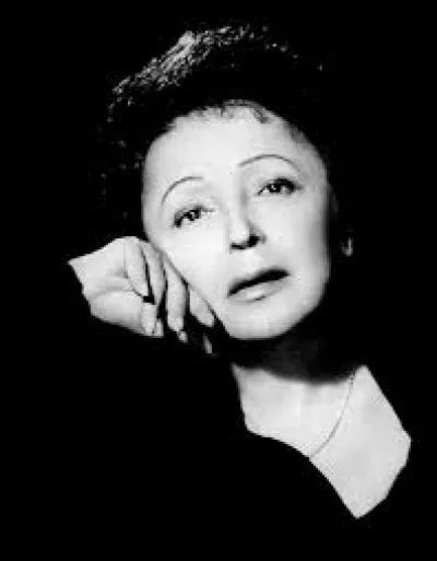 La chanson "La vie en rose" d'Edith Piaf commence par ces paroles : "Le ciel bleu sur nous peut s'effondrer/ Et la Terre peut bien s'écrouler".