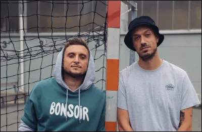 Est-ce vrai que le duo a gagné un prix de la chanson francophone de l'année au NRJ Music Awards, grâce à "Désolé pour hier soir"