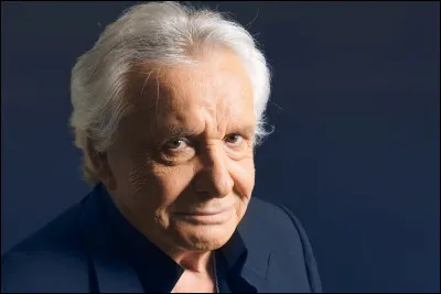 Michel Sardou a chanté... "Rouge comme les joues d'un enfant quand il a trop joué...