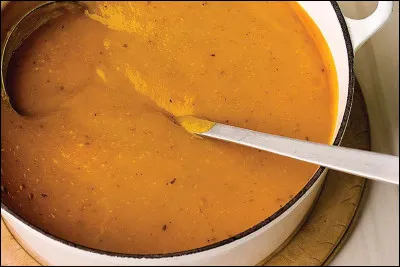 Lorsqu'on mange de la soupe, on doit...