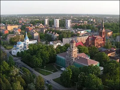 C'est la quatrième ville de Lettonie avec 55 000 habitants, située au sud de la capitale :