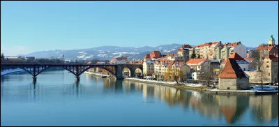 Cette ville de 90 000 habitants, traversée par la Drave, est la deuxième ville de Slovénie :