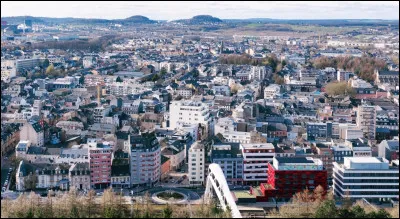 Située dans le sud du Luxembourg, près de la frontière française, c'est la deuxième ville du pays avec 38 000 habitants :
