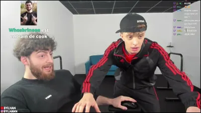 Enfin, quel objet porte-t-il toujours sur lui ?