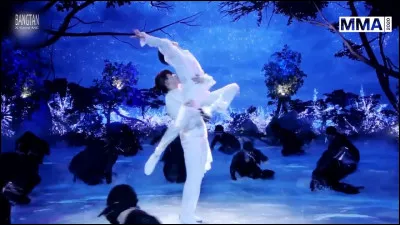 Quelle chanson préfères-tu : Fake Love ou Black Swan ?