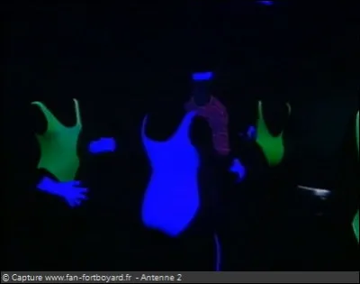 Quelle épreuve, majoritairement réservée aux femmes (101 femmes contre seulement 8 hommes), a été supprimée après 25 ans dexistence en raison de son caractère jugé trop suggestif, voire pervers ?