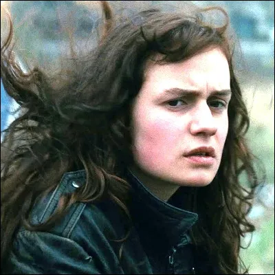 Dans quel film dAgnès Varda Sandrine Bonnaire joue-t-elle le rôle de Mona, une jeune femme victime de la précarité ?