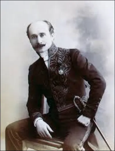 Complétez le titre de cette pièce de théâtre d'Edmond Rostand : "Cyrano de ..." :