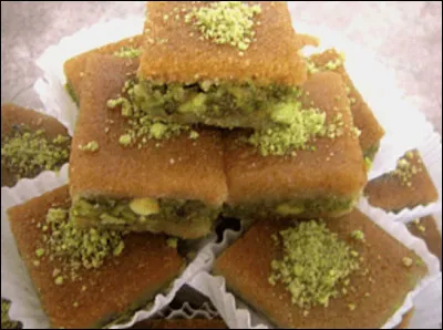 Quel est le nom de ce dessert au miel et aux fruits secs, trésor culinaire du Moyen-Orient ?