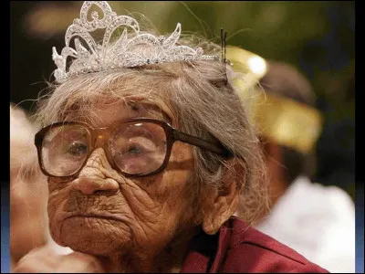 Allez, une petite dernière facile... pour ceux qui ont lu les commentaires. Parmi ces ''délicieuses'' impératrices laquelle mourut de sa belle mort ?