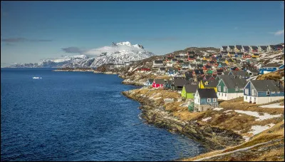 Dans quel pays se trouve la ville de Nuuk ?