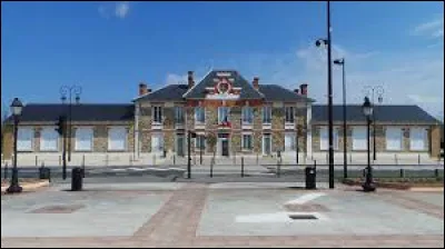 Ville francilienne, dans l'arrondissement d'&Eacute;vry-Courcouronnes, Le Coudray-Montceaux se situe dans le d&eacute;partement ...