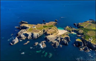 Dans quel département se situe Belle-Île en Mer ?