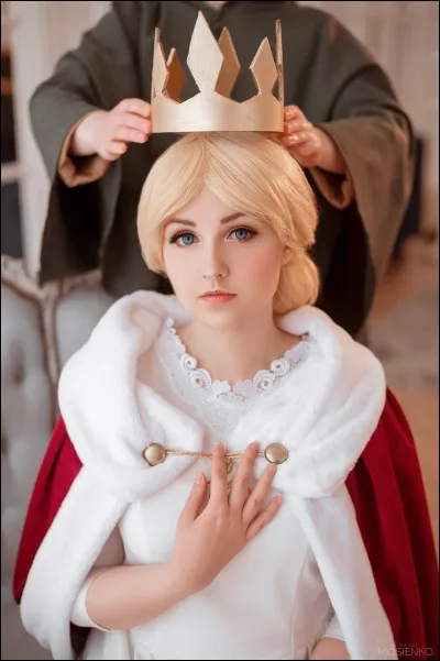 Qui est cette belle blonde ?