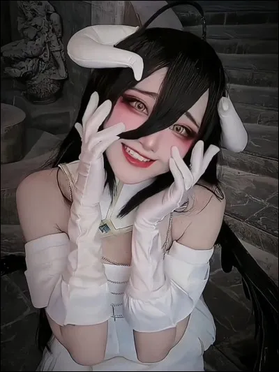 Un peu plus compliqué maintenant, qui est cette femme ?