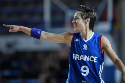 Céline Dumerc a conclu sa carrière de basketteuse professionnelle au sein du club LDLC ASVEL féminin.