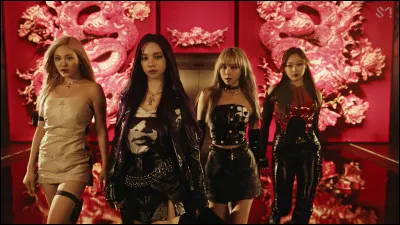 Je suis un groupe formé de 4 filles, jai chanté de nombreuses chansons comme "Girls" ou encore "Better Things", je suis le groupe :