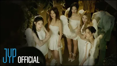 Je suis un groupe composé de 5 membres, jai chanté la chanson "Boys Like You", je suis le groupe :